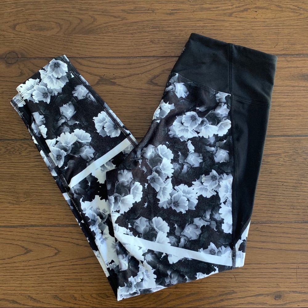 Betsey Johnson | Black Floral Yoga Pants